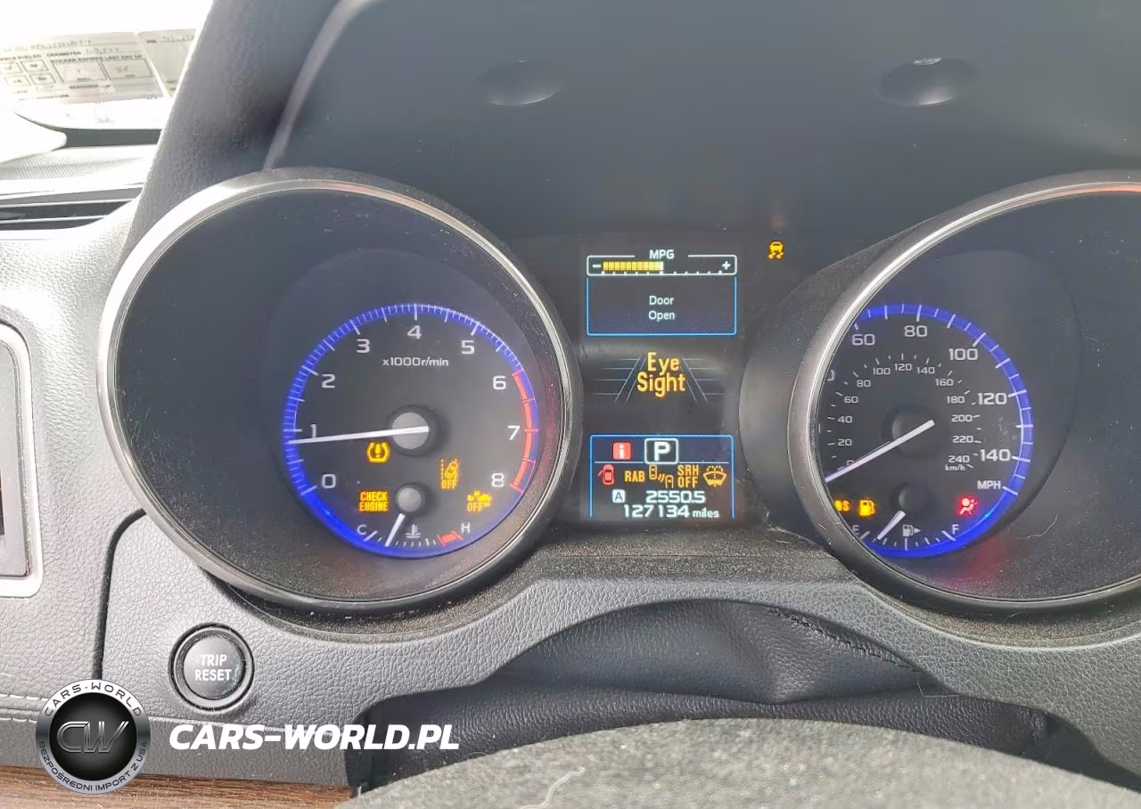 2018 Subaru Outback Touring VIN:4S4BSATC3J3246874 - 9
