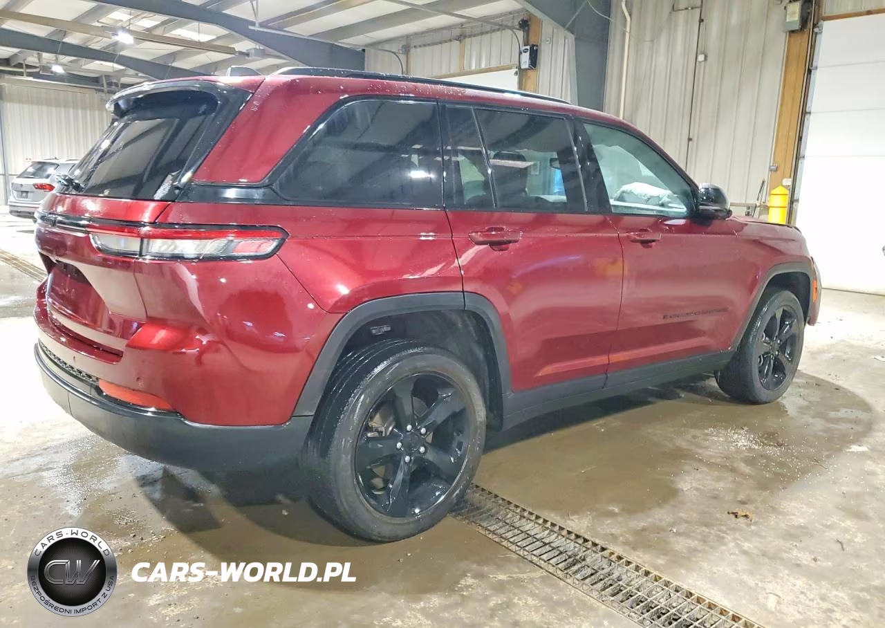 2023 Jeep Grand Cherokee Laredo VIN:1C4RJHAG4PC548641 - 3