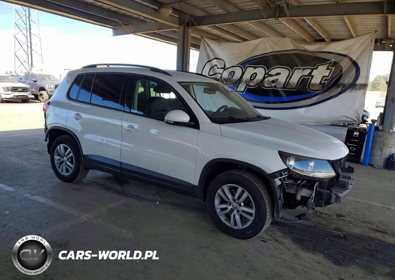 2017 Volkswagen Tiguan S VIN:WVGAV7AX1HK001938 - 4