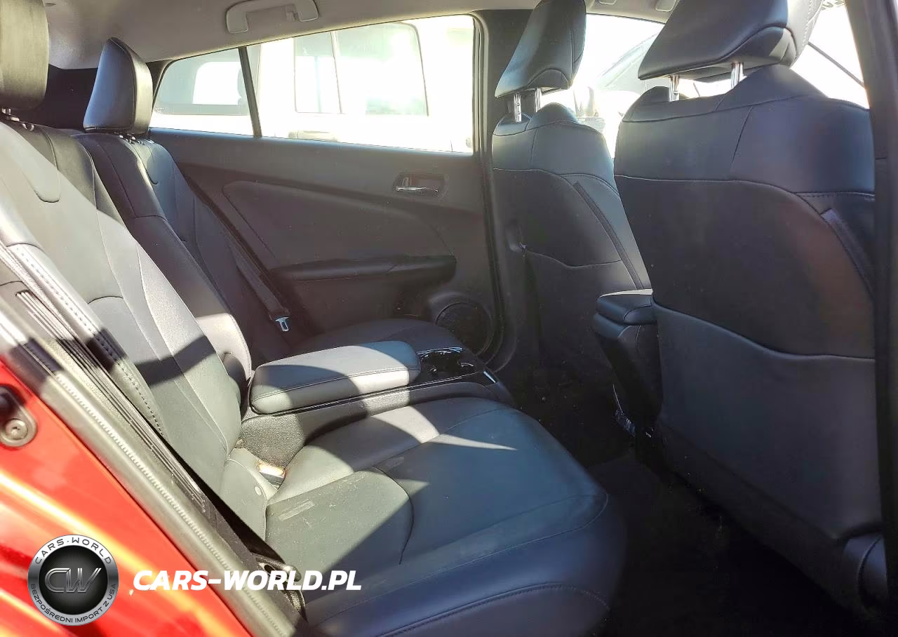 2019 Toyota Prius Prime Premium VIN:JTDKARFP1K3113102 - 10