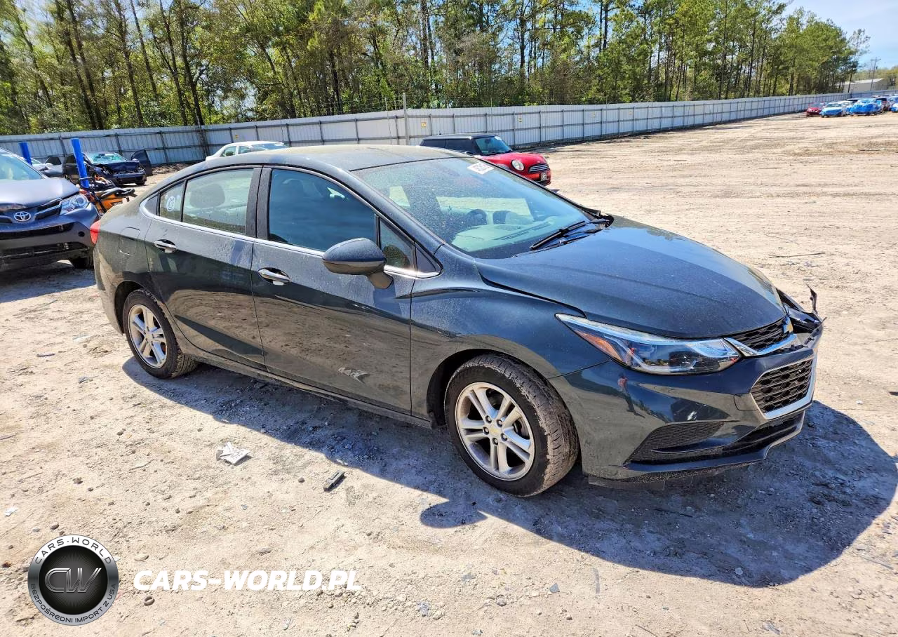 2018 Chevrolet Cruze Lt VIN:1G1BE5SM9J7173704 - 4