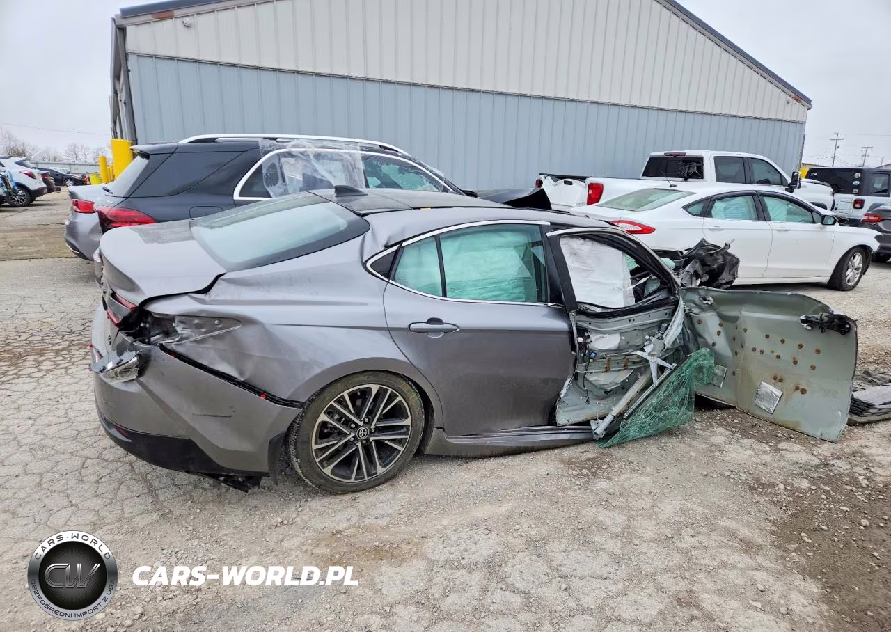 2025 Toyota Camry Xle VIN:4T1DBADK5SU514737 - 3