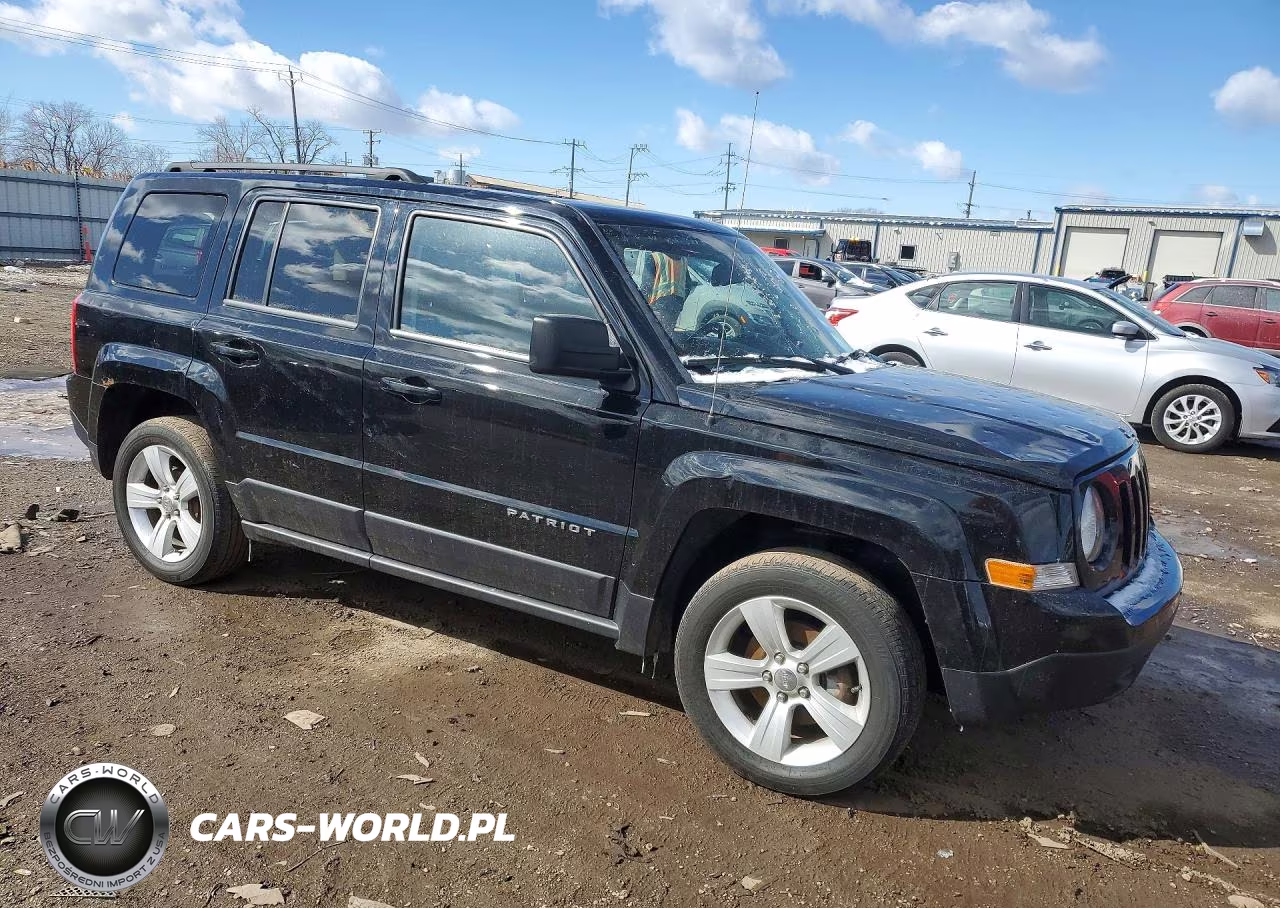 2014 Jeep Patriot Latitude VIN:1C4NJPFA0ED563299 - 4