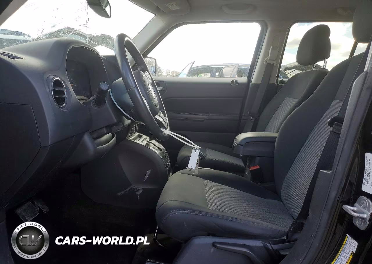2014 Jeep Patriot Latitude VIN:1C4NJPFA0ED563299 - 7
