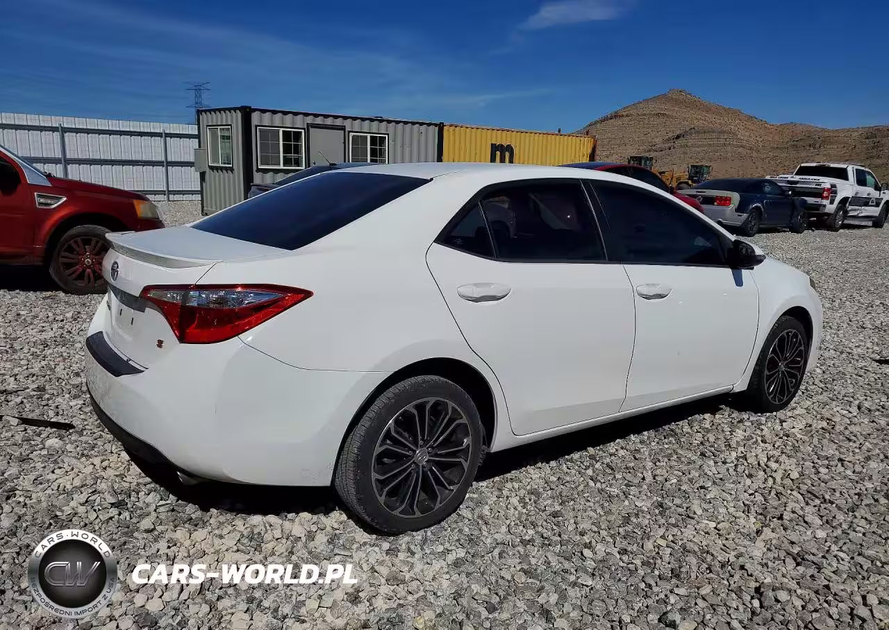 2015 Toyota Corolla S Plus VIN:5YFBURHE9FP231379 - 3