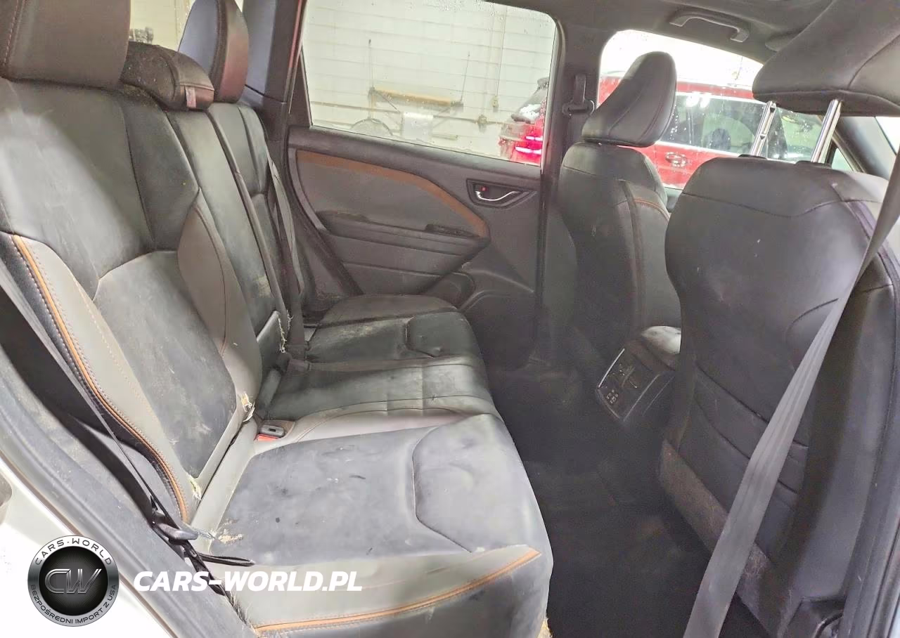 2025 Subaru Forester Sport VIN:JF2SLDHC7SH520546 - 11