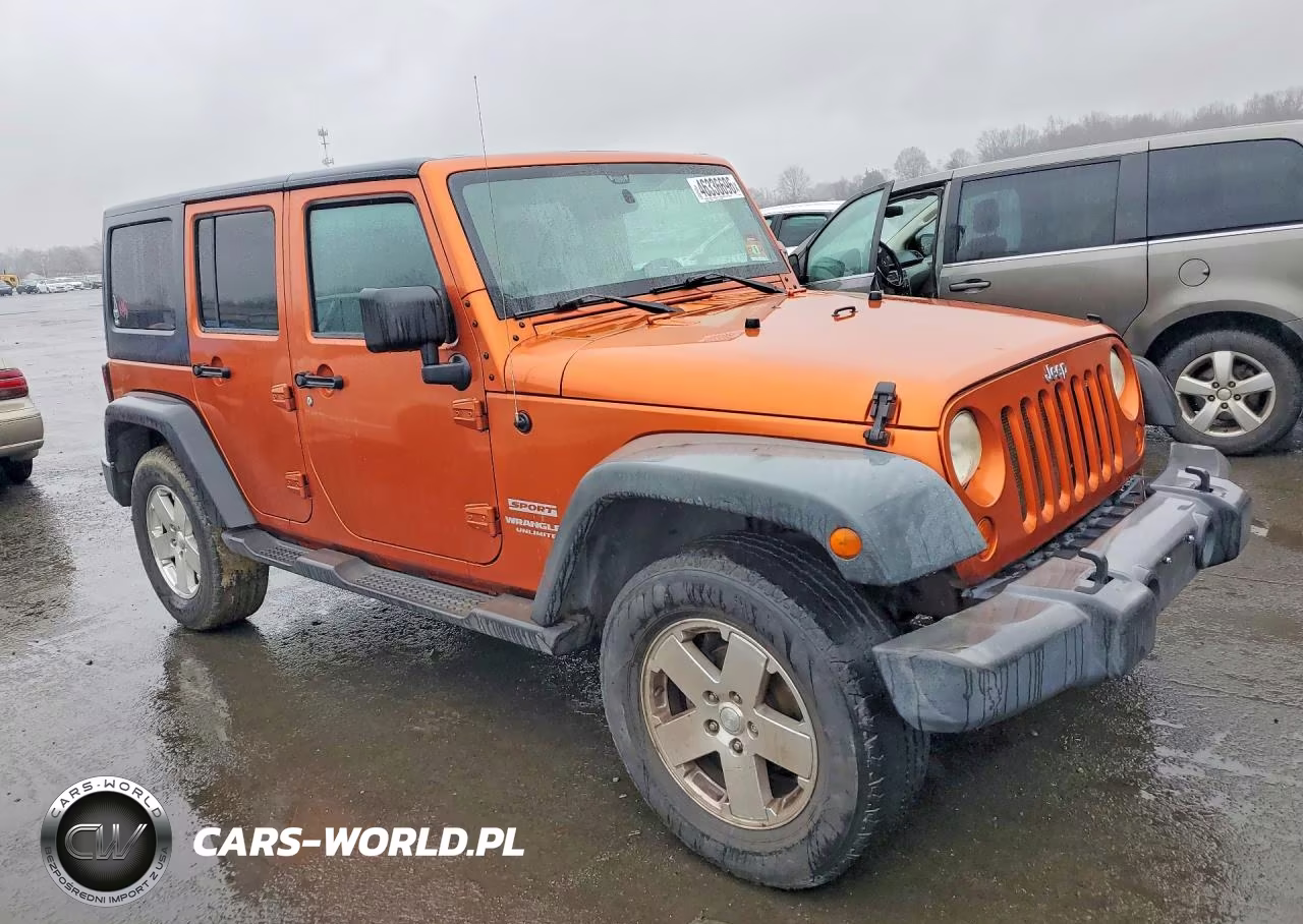 2011 Jeep Wrangler Unlimited Sport VIN:1J4BA3H17BL595770 - 4