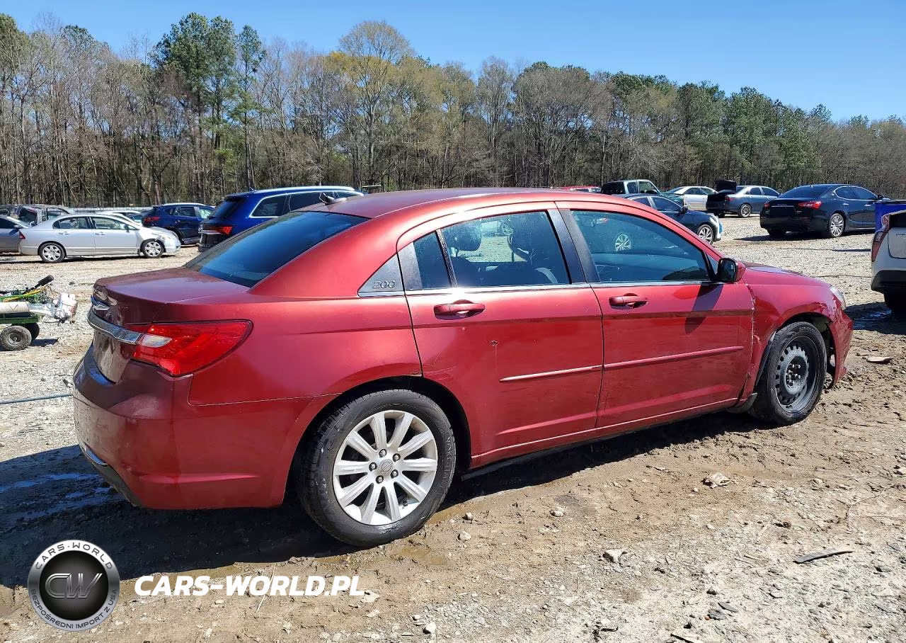 2014 Chrysler 200 Touring VIN:1C3CCBBGXEN235675 - 3