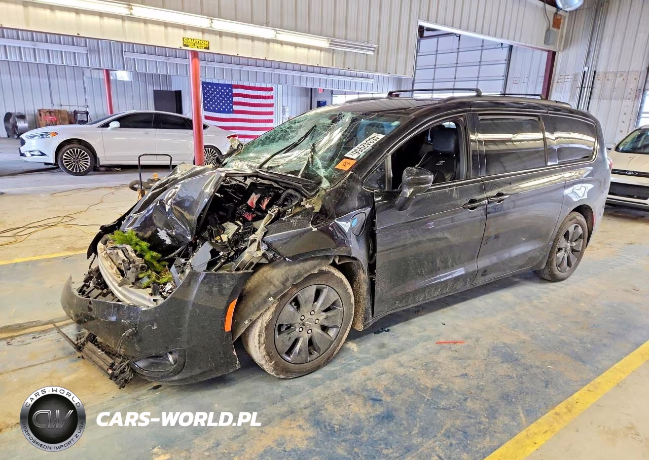 2020 Chrysler Pacifica Hybrid Touring L