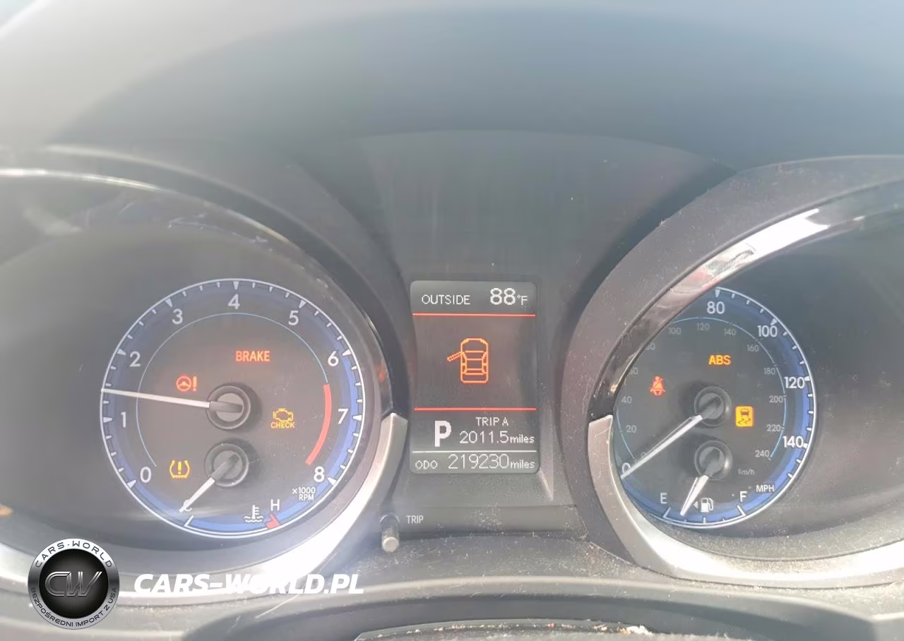 2015 Toyota Corolla S Plus VIN:2T1BURHE2FC351668 - 9