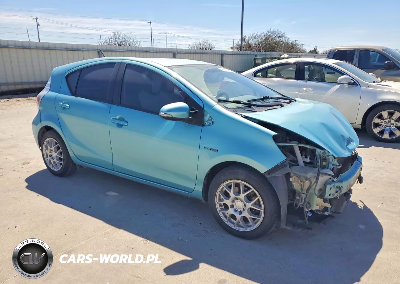 2013 Toyota Prius C One VIN:JTDKDTB33D1054981 - 4
