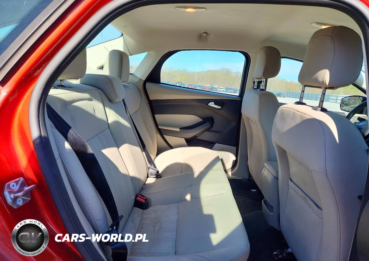 2018 Ford Focus Se VIN:1FADP3FE0JL240611 - 10