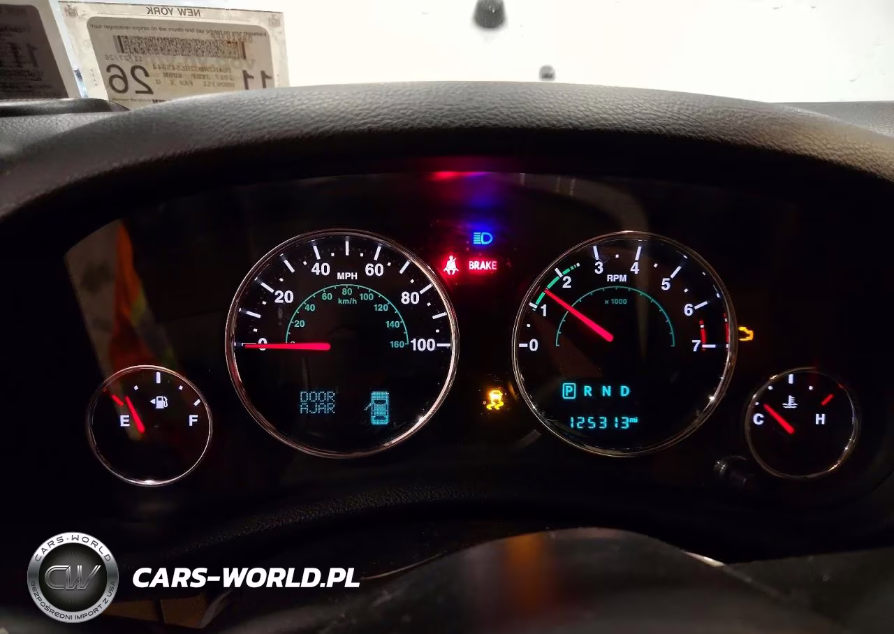2017 Jeep Wrangler Unlimited Sahara VIN:1C4HJWEG2HL545944 - 9