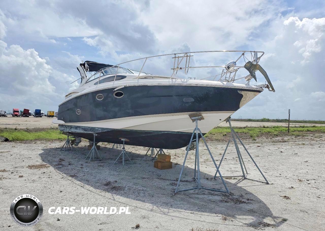 2009 Regal 3360 Window