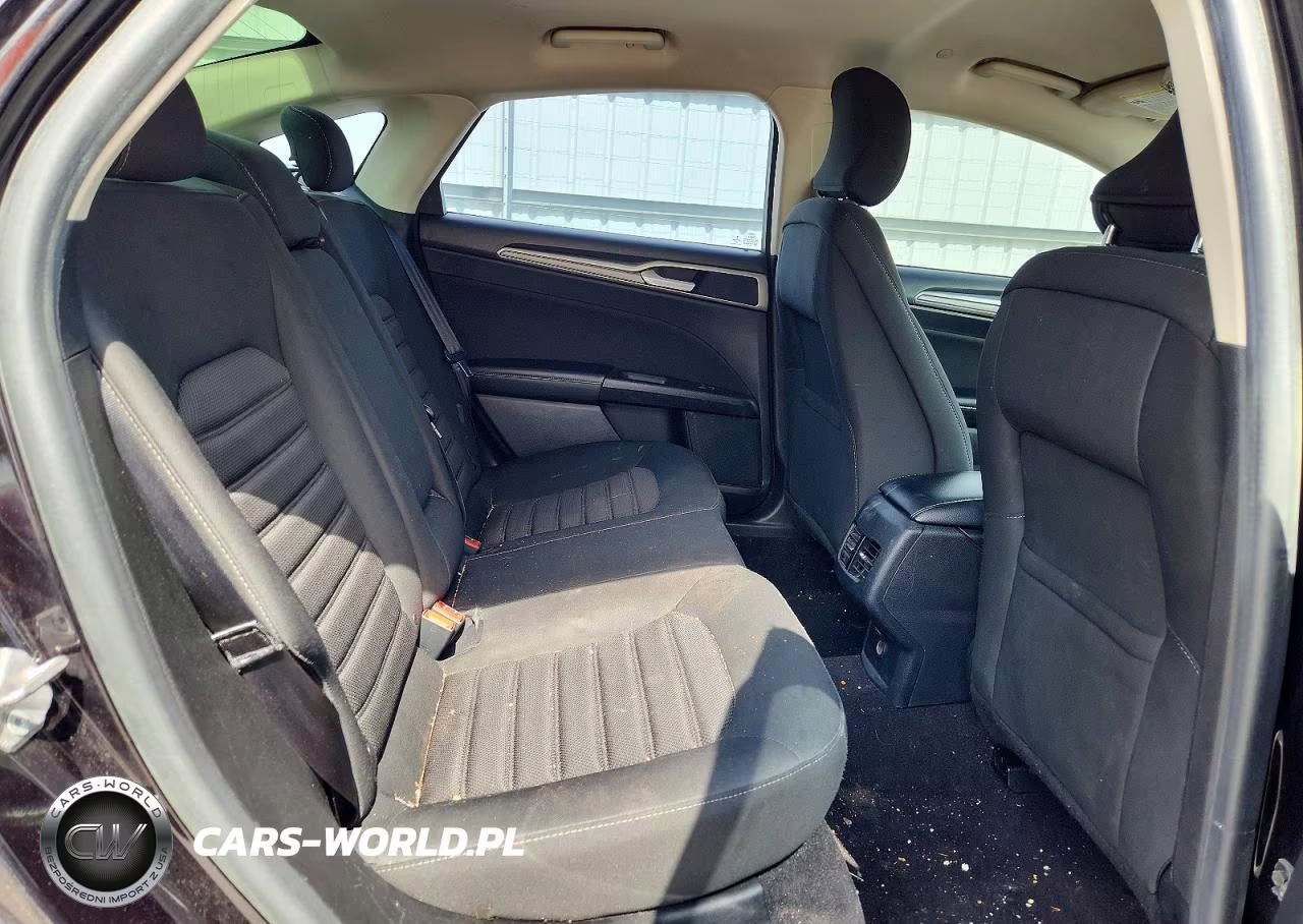 2019 Ford Fusion Se VIN:3FA6P0LU6KR158968 - 10