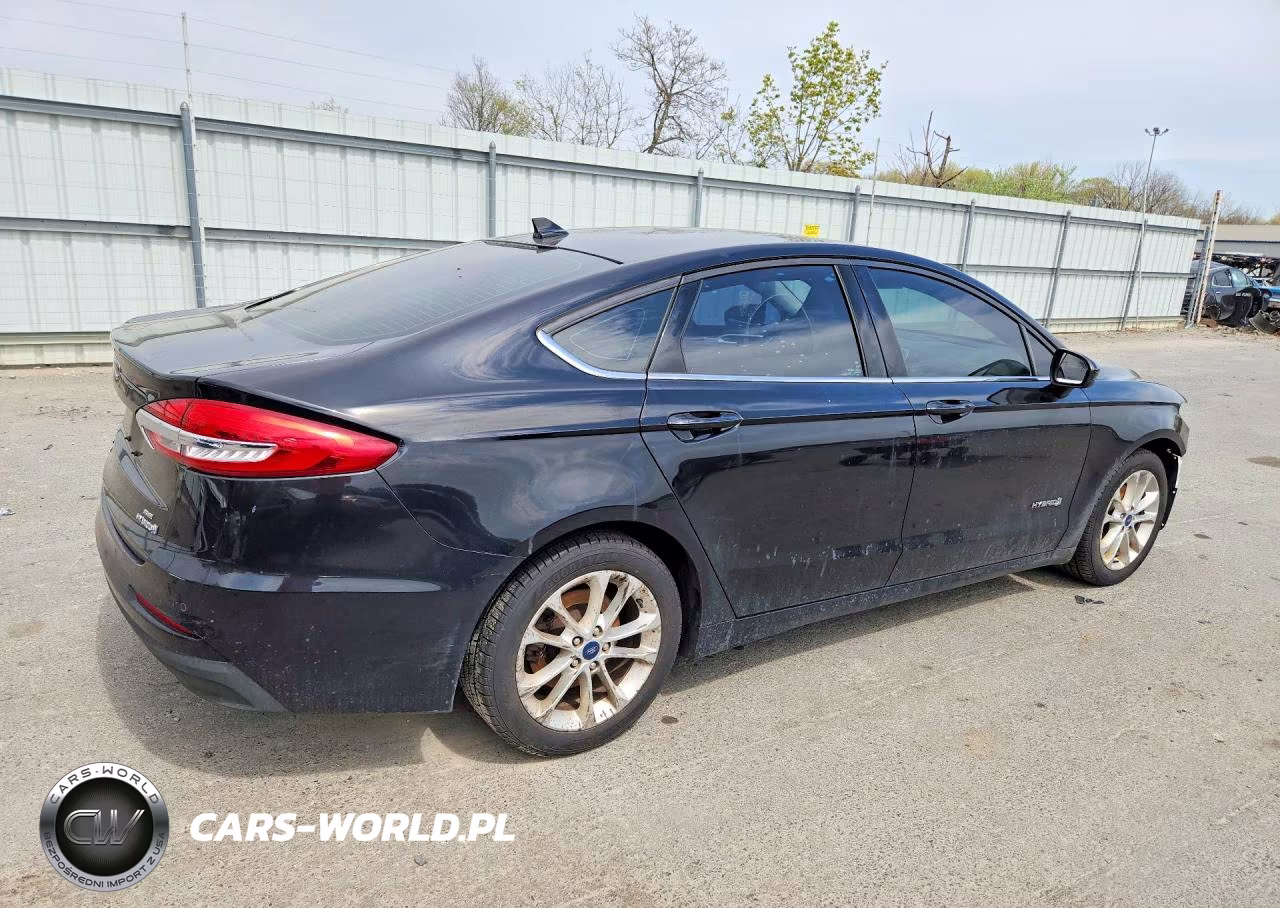 2019 Ford Fusion Se VIN:3FA6P0LU6KR158968 - 3