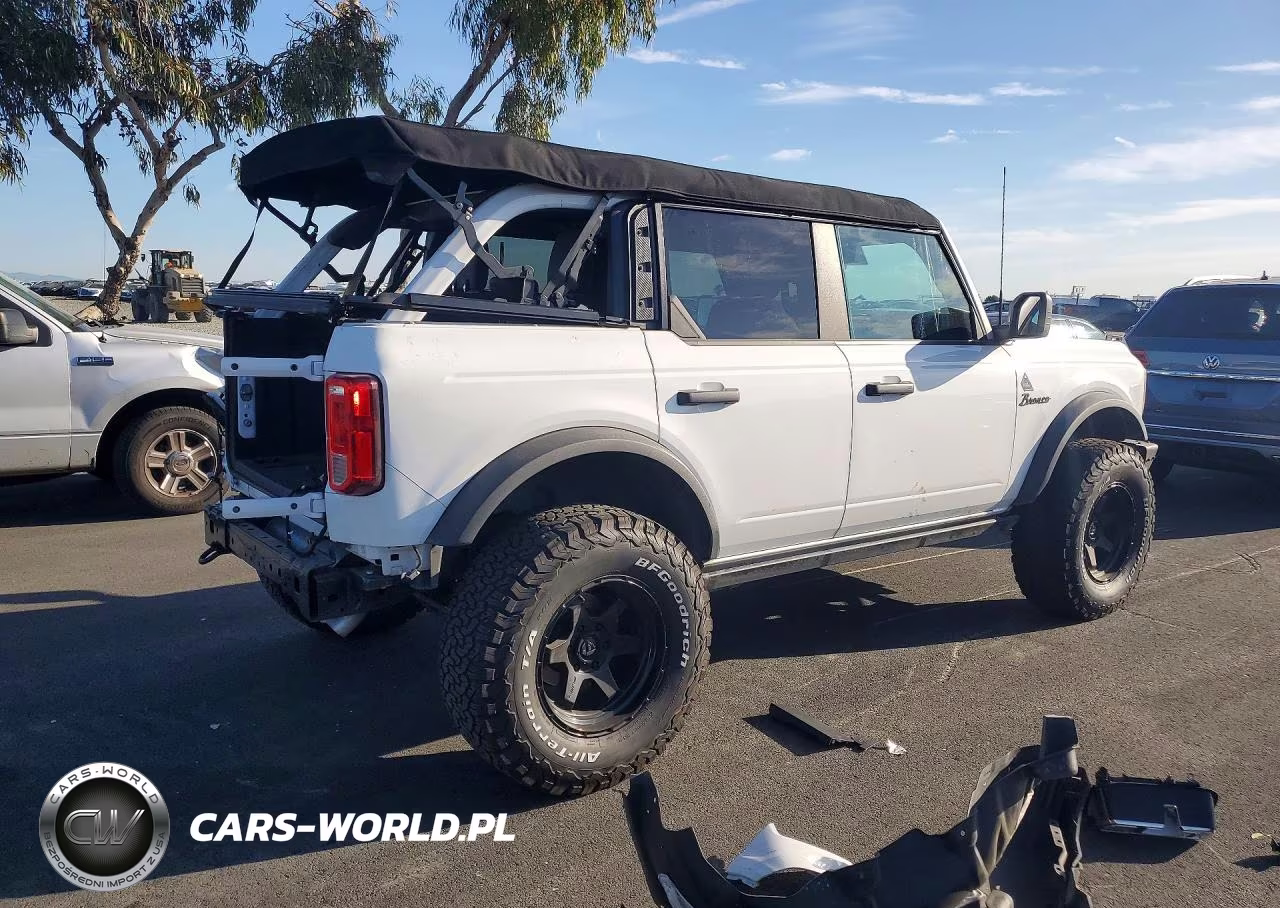 2023 Ford Bronco Base VIN:1FMEE5BP1PLB64201 - 3