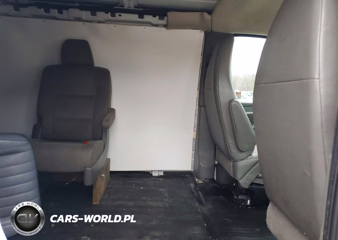 2015 Chev Express G2500 VIN:1GCWGGCFXF1234633 - 11