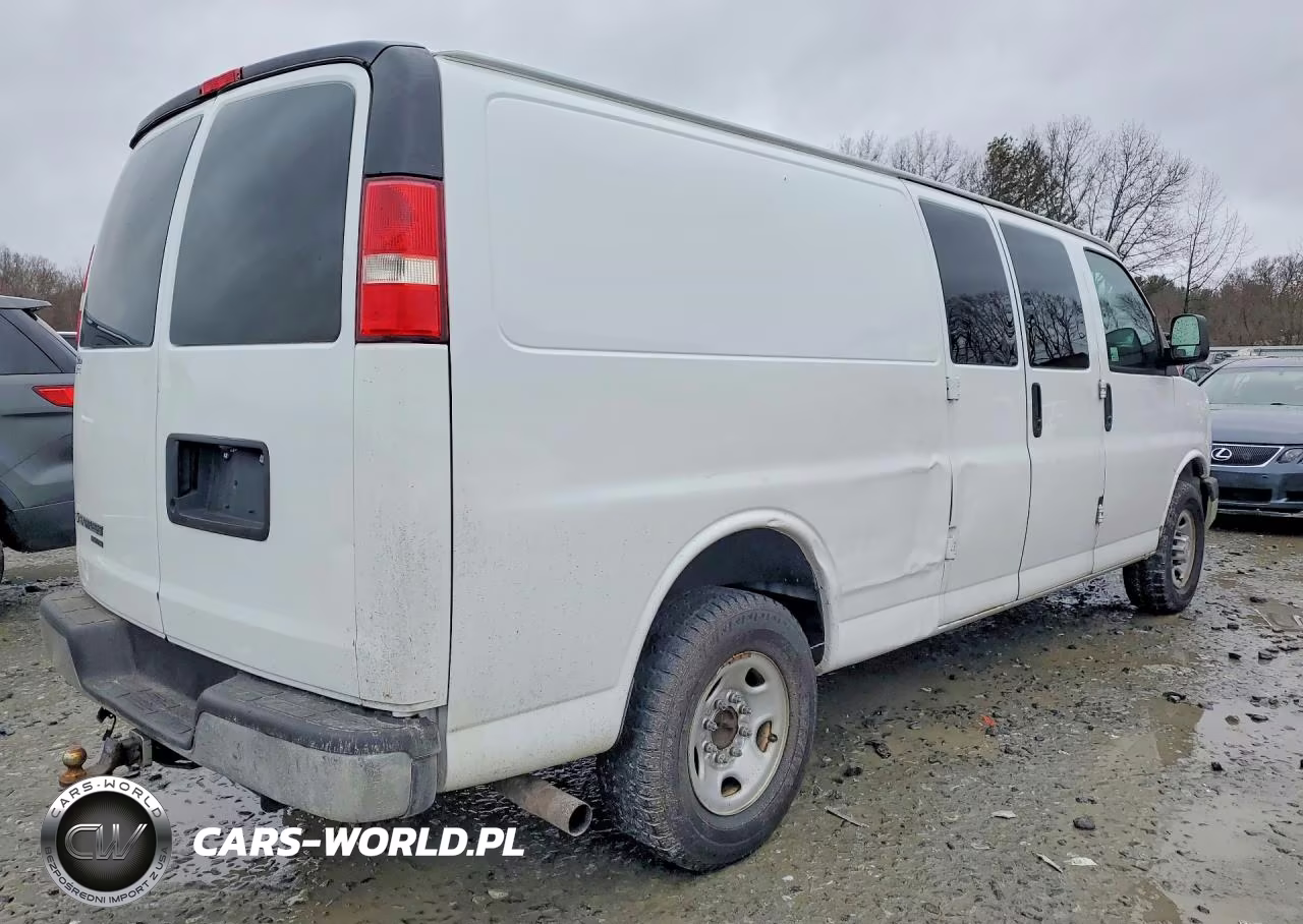 2015 Chev Express G2500 VIN:1GCWGGCFXF1234633 - 3