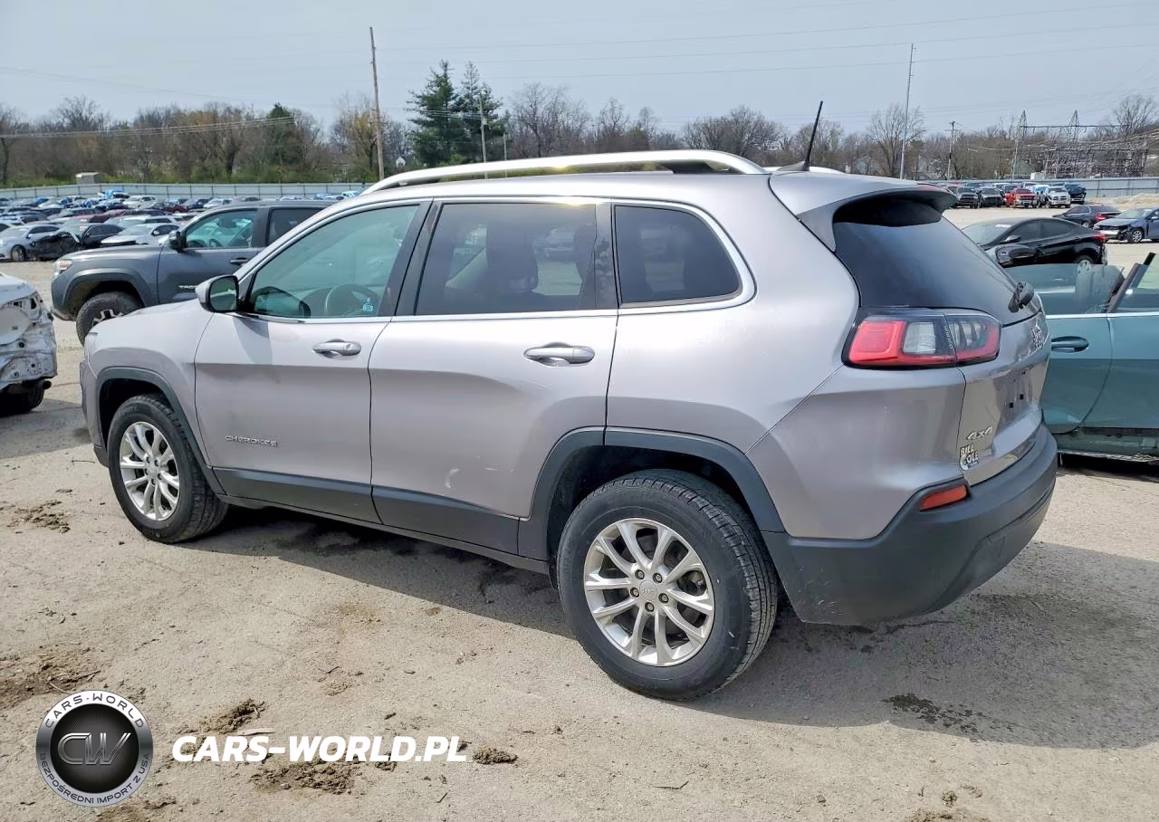 2019 Jeep Cherokee Latitude VIN:1C4PJMCB3KD282243 - 2