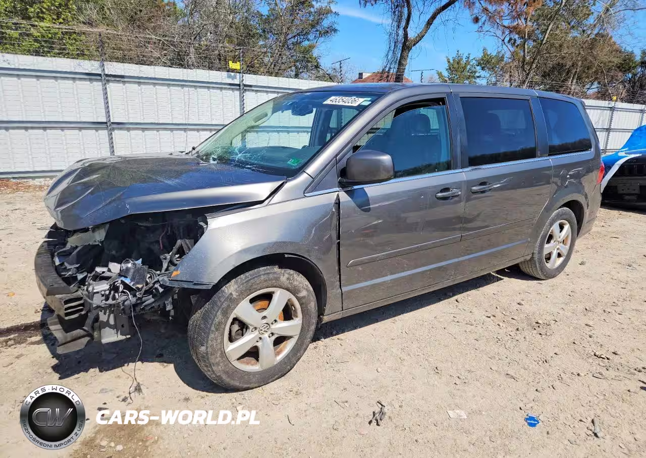 2010 Volkswagen Routan Se