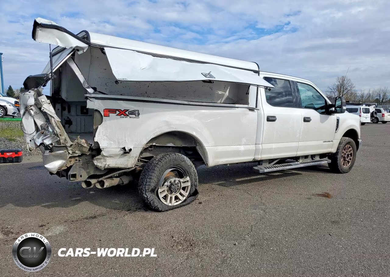 2018 Ford F350 Super Duty VIN:1FT8W3BT2JEC72421 - 3