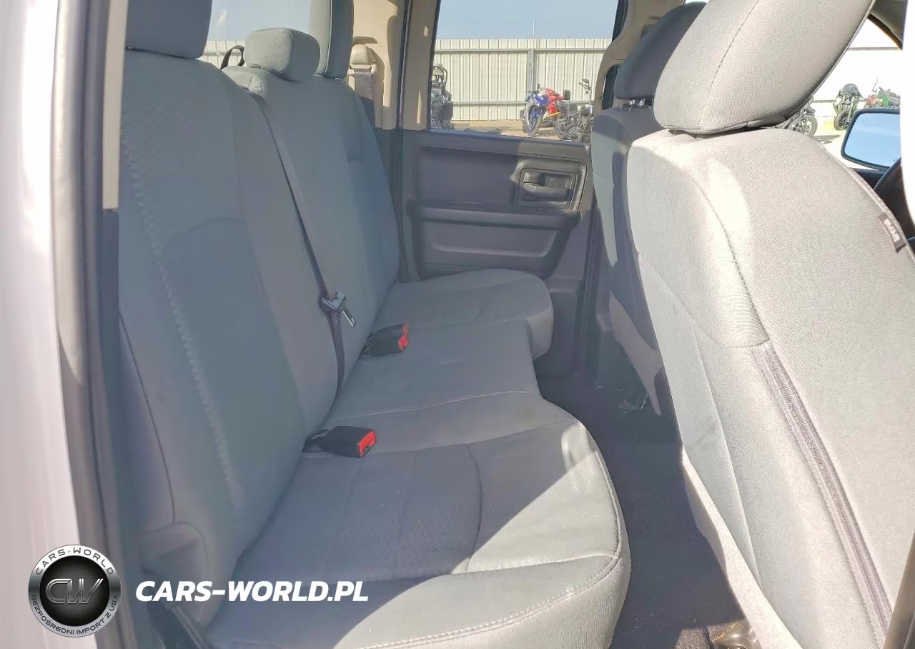 2019 Ram 1500 Classic Tradesman VIN:1C6RR6FG3KS613300 - 10