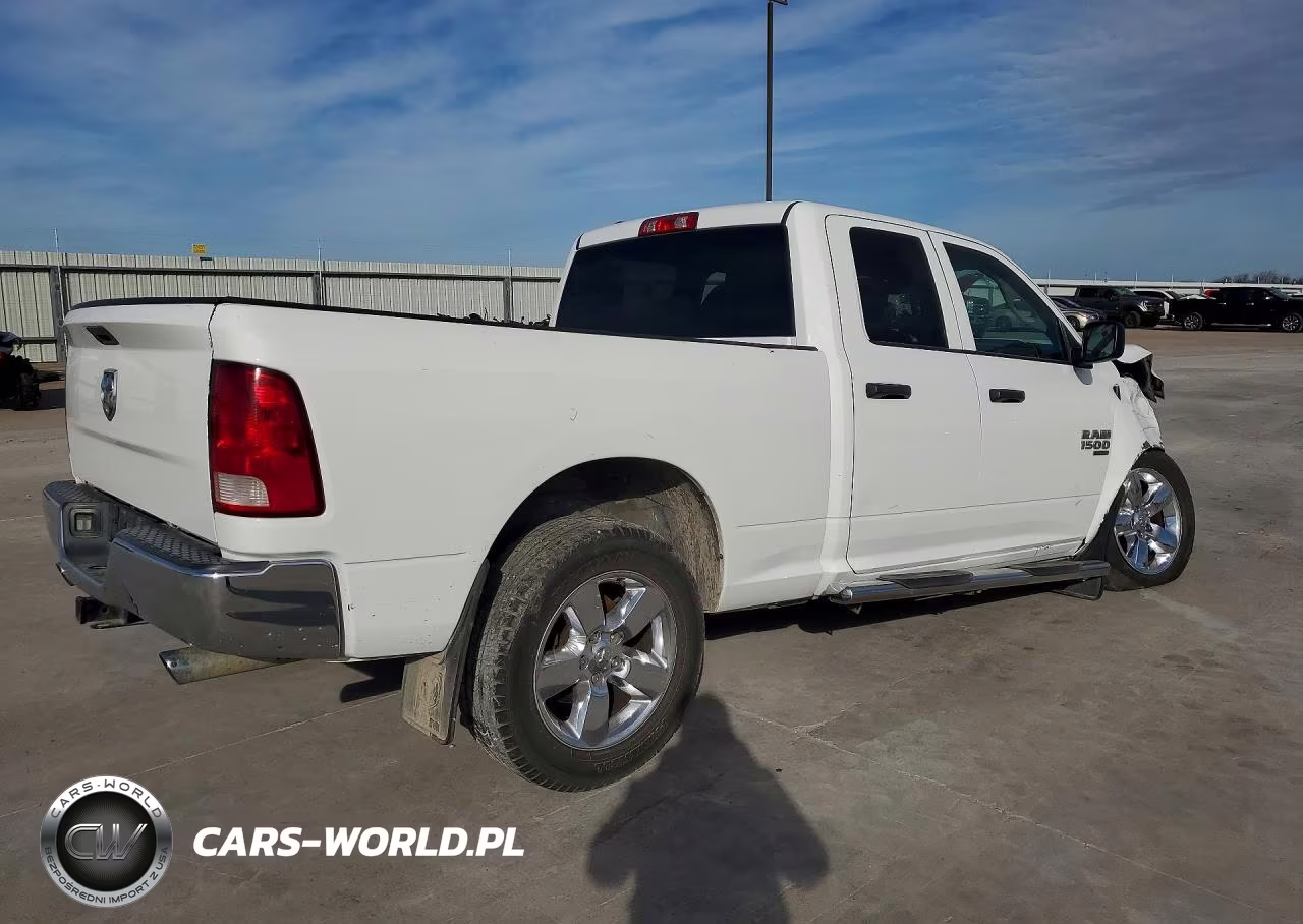 2019 Ram 1500 Classic Tradesman VIN:1C6RR6FG3KS613300 - 3