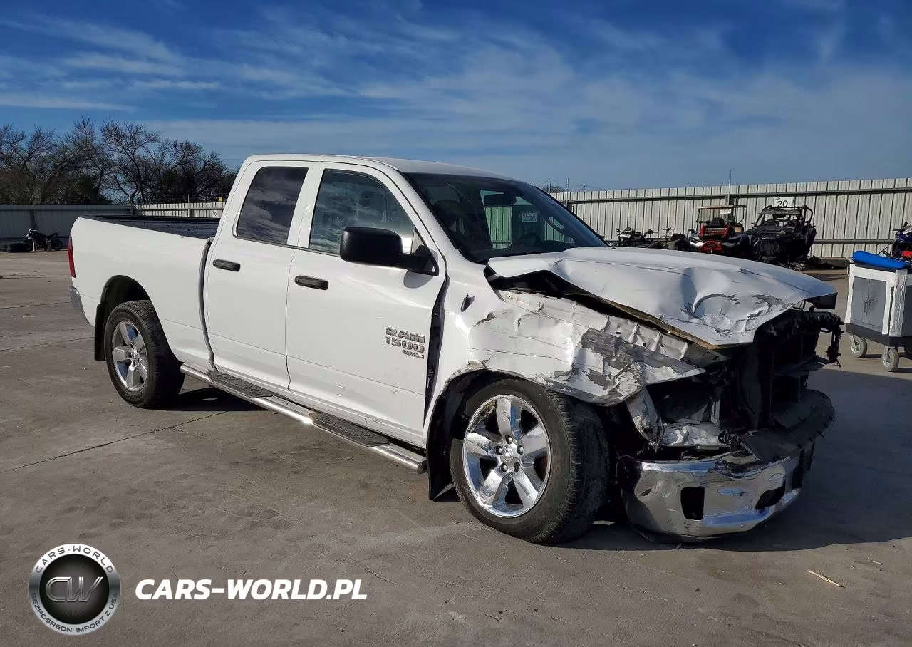 2019 Ram 1500 Classic Tradesman VIN:1C6RR6FG3KS613300 - 4