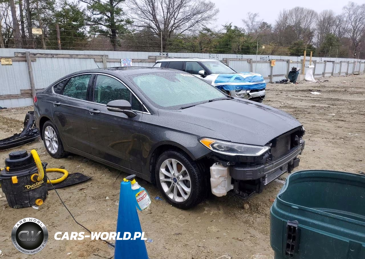 2020 Ford Fusion Titanium VIN:3FA6P0SU0LR142929 - 4