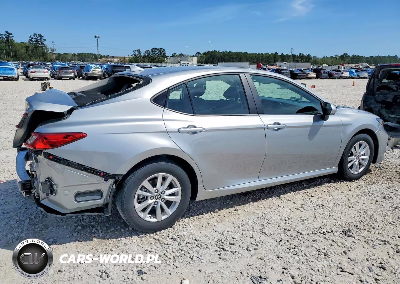 2025 Toyota Camry Le VIN:4T1DAACK8SU129824 - 3
