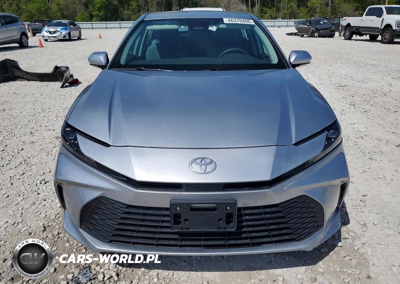 2025 Toyota Camry Le VIN:4T1DAACK8SU129824 - 5