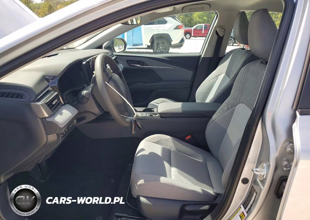 2025 Toyota Camry Le VIN:4T1DAACK8SU129824 - 7