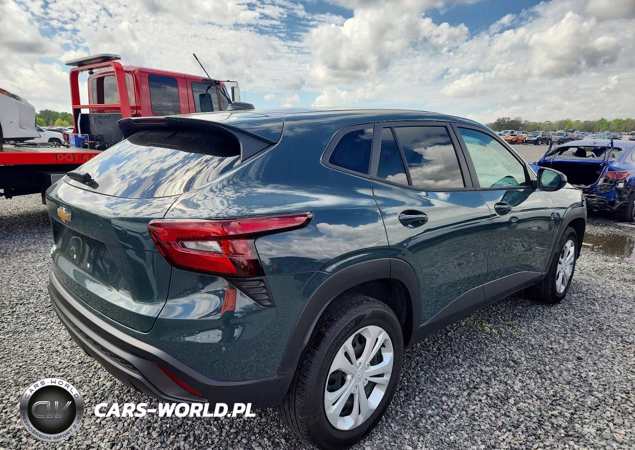 2025 Chevrolet Trax Ls VIN:KL77LFEP6SC111360 - 3