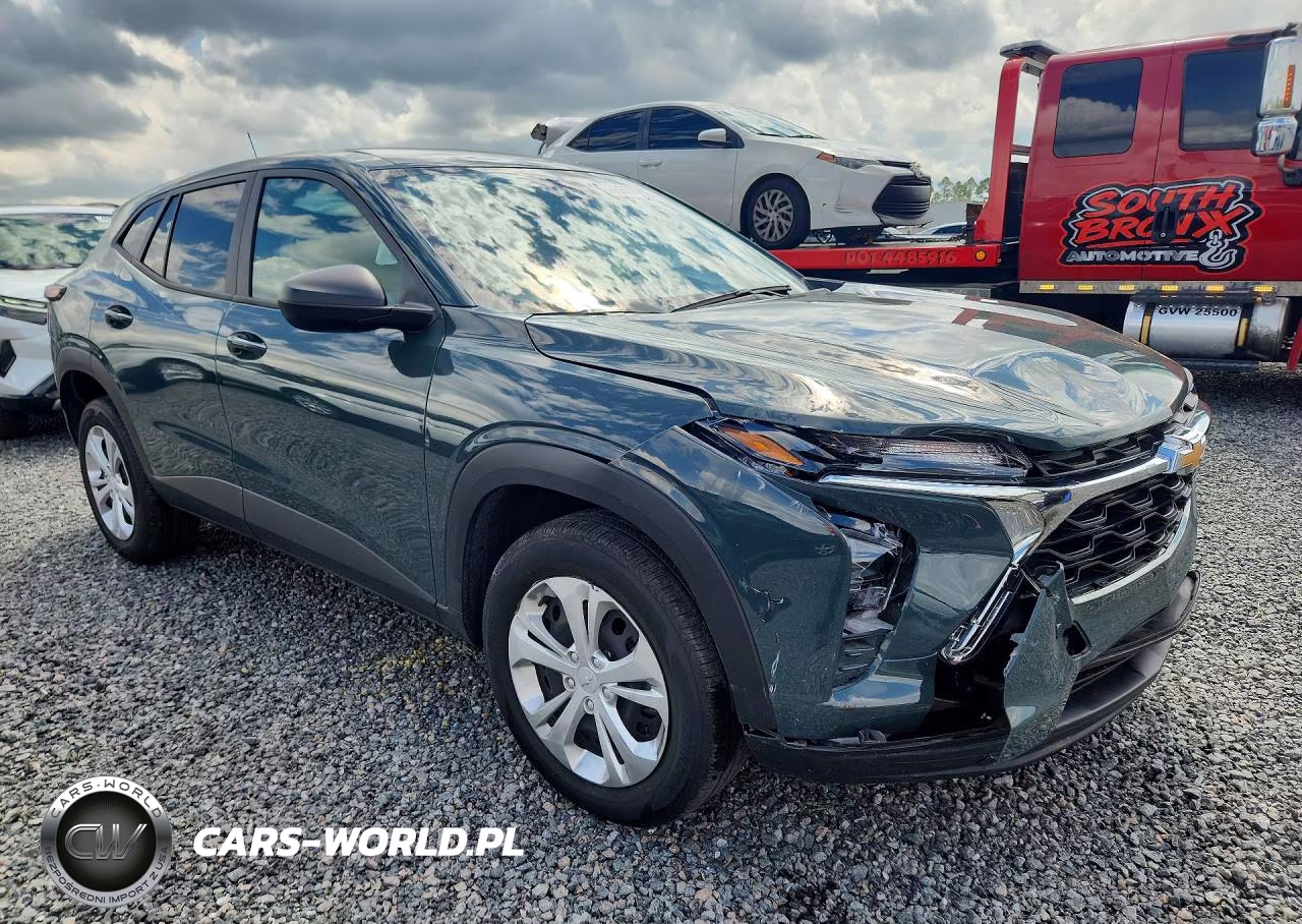 2025 Chevrolet Trax Ls VIN:KL77LFEP6SC111360 - 4