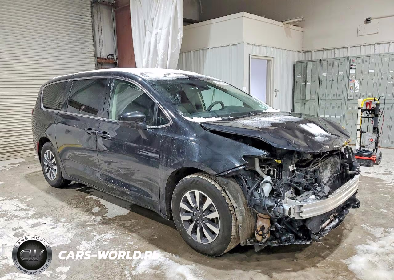 2023 Chrysler Pacifica Hybrid Touring L VIN:2C4RC1L70PR611854 - 4
