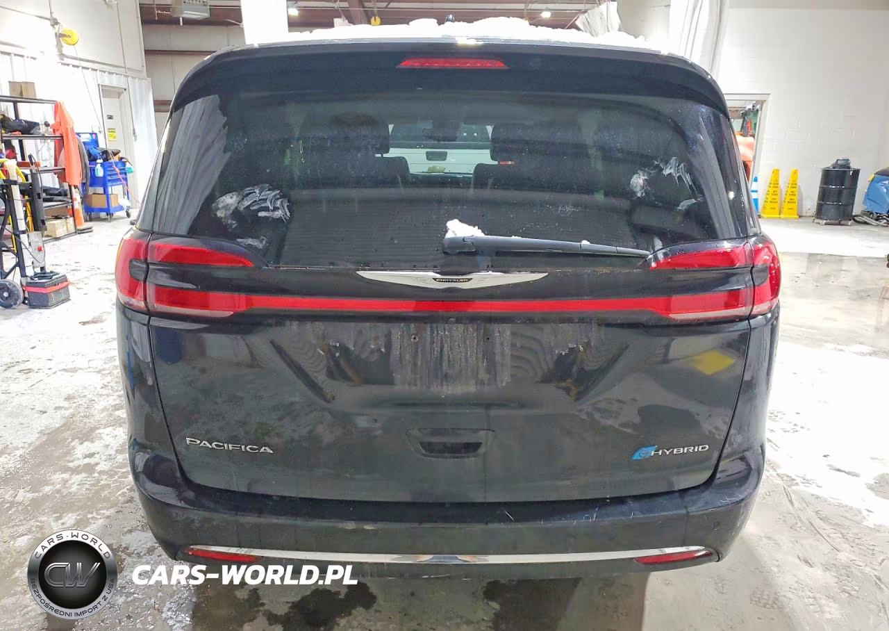 2023 Chrysler Pacifica Hybrid Touring L VIN:2C4RC1L70PR611854 - 6