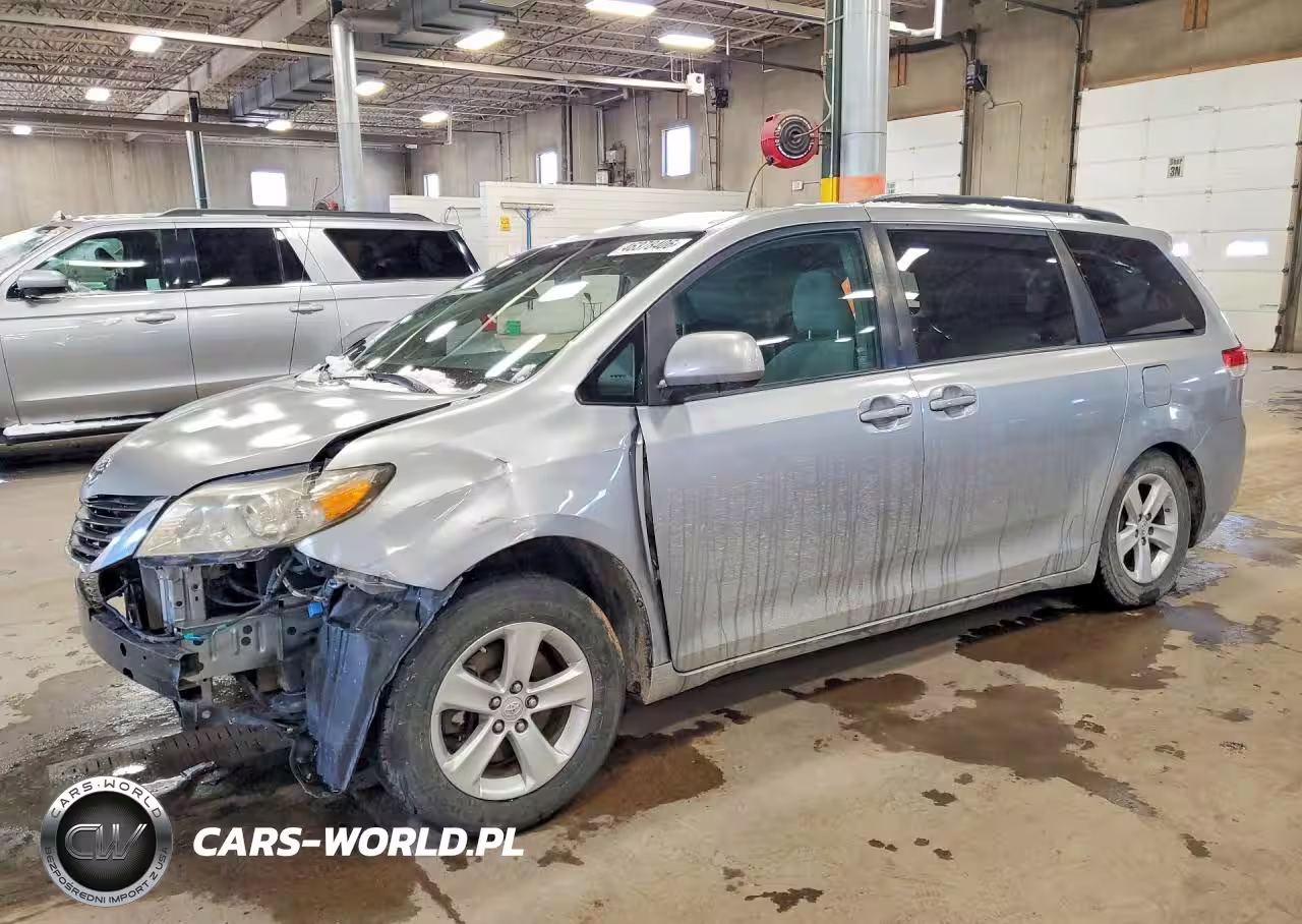 2011 Toyota Sienna Le 8-Passenger