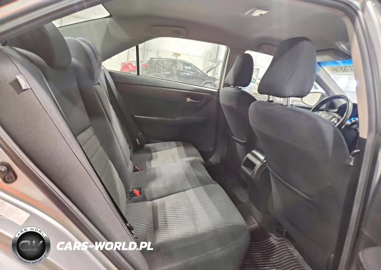 2015 Toyota Camry Hybrid Le VIN:4T1BD1FKXFU167801 - 10