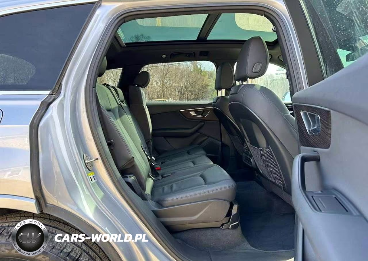 2021 Audi Q7 Premium Plus VIN:WA1LXAF75MD010227 - 6