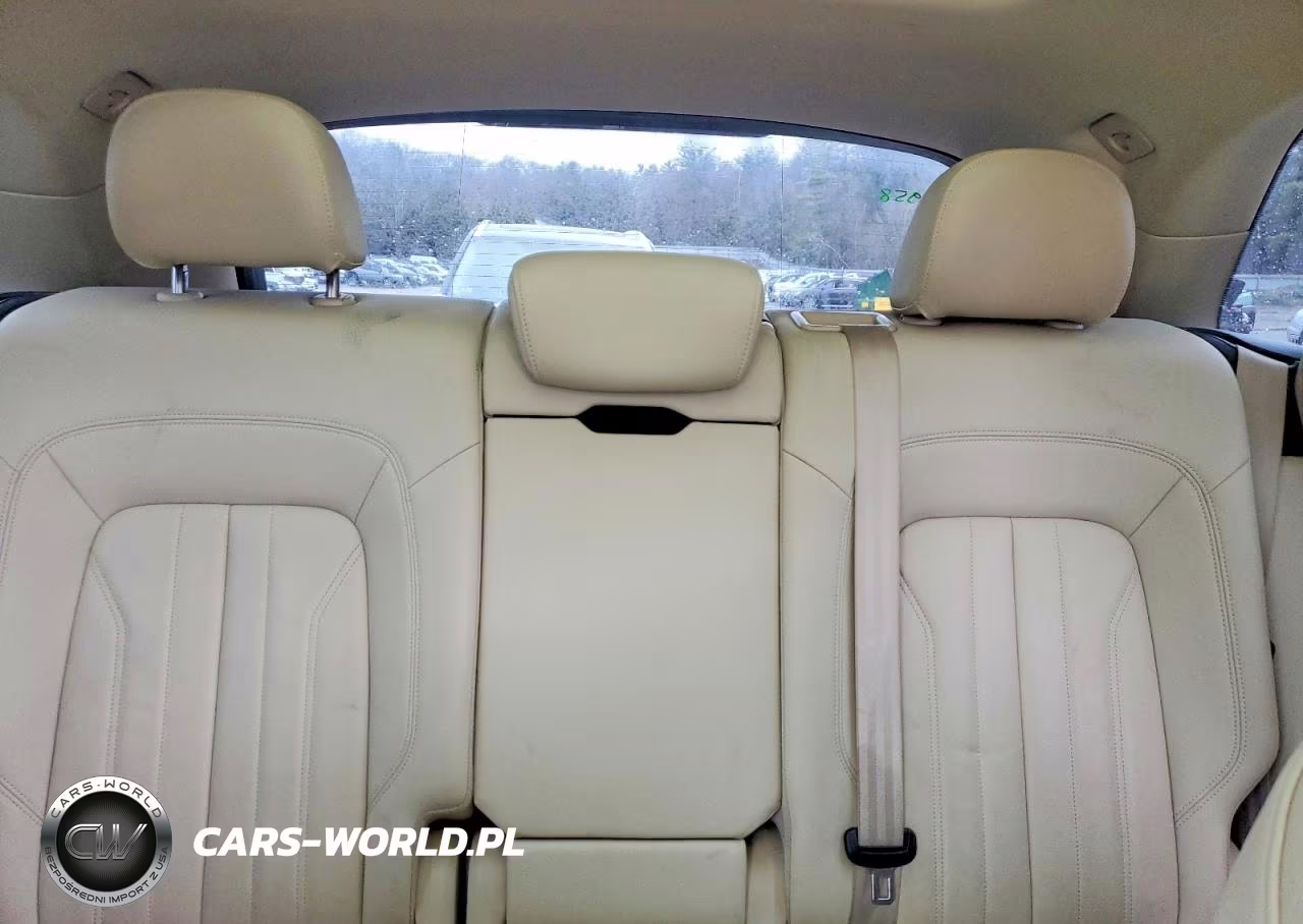 2018 Audi Q5 Premium VIN:WA1ANAFY5J2227810 - 10