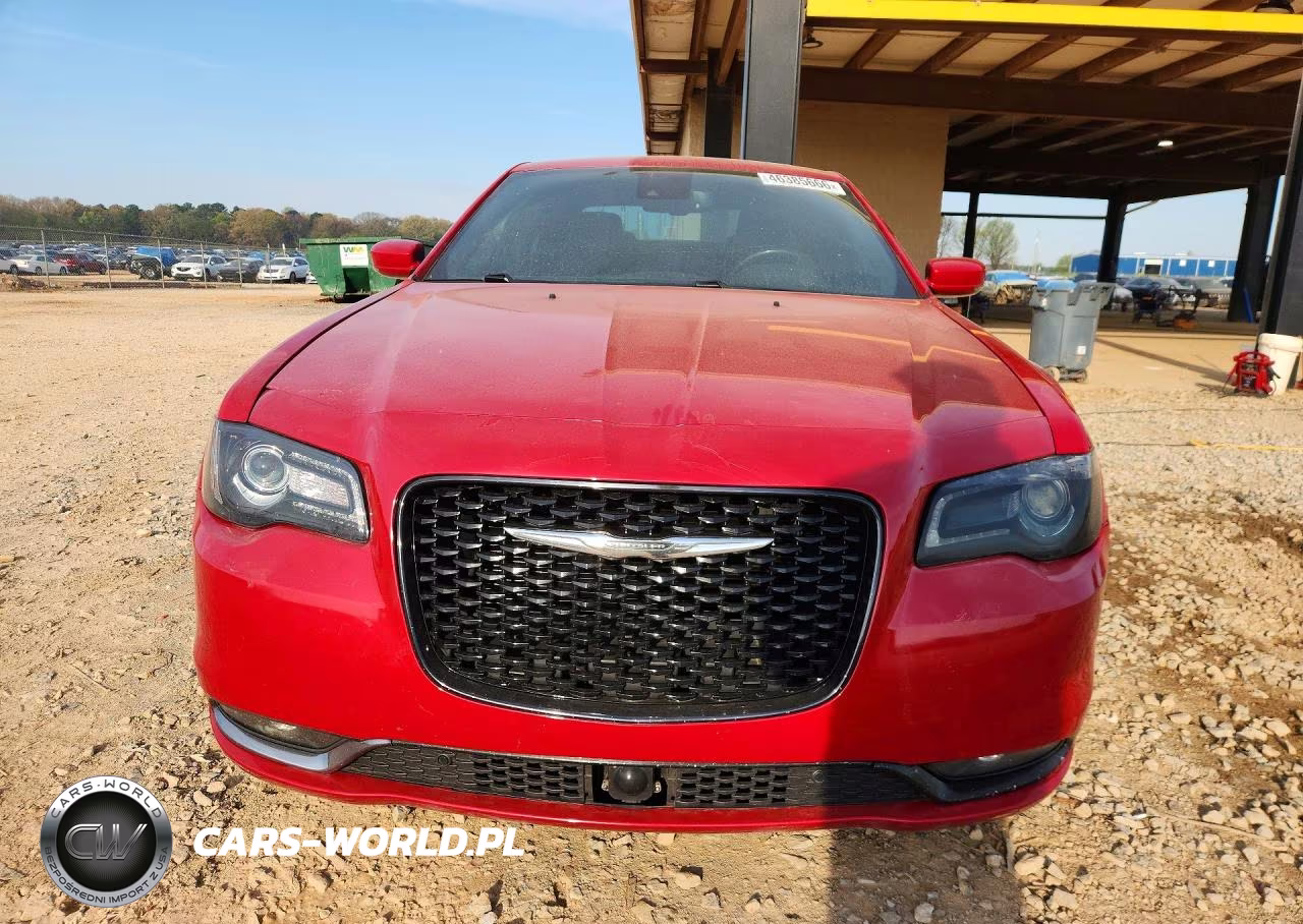2015 Chrysler 300 S VIN:2C3CCAGG7FH793416 - 5