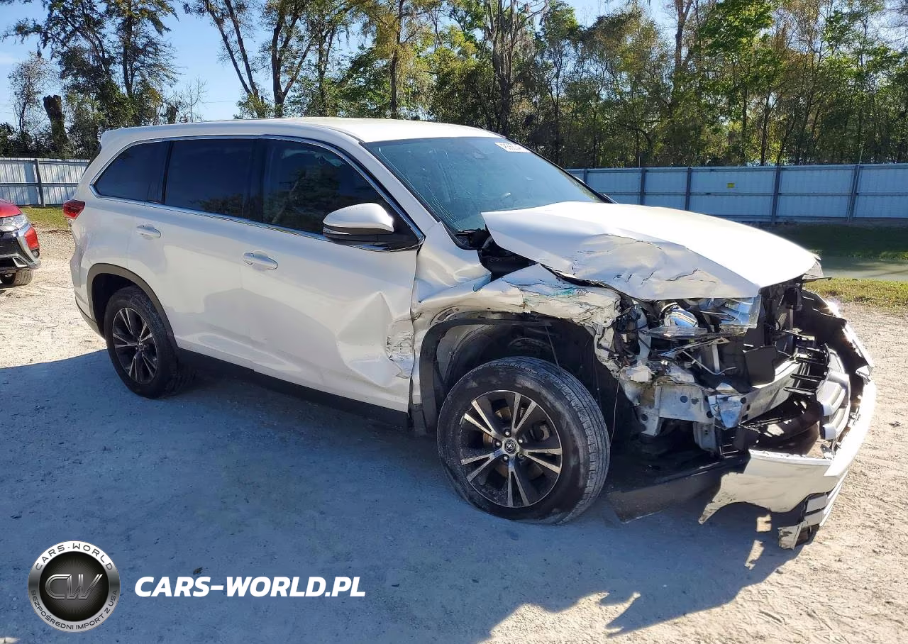 2019 Toyota Highlander Le VIN:5TDZARFH0KS057613 - 4
