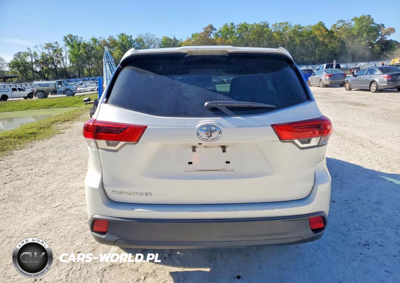 2019 Toyota Highlander Le VIN:5TDZARFH0KS057613 - 6