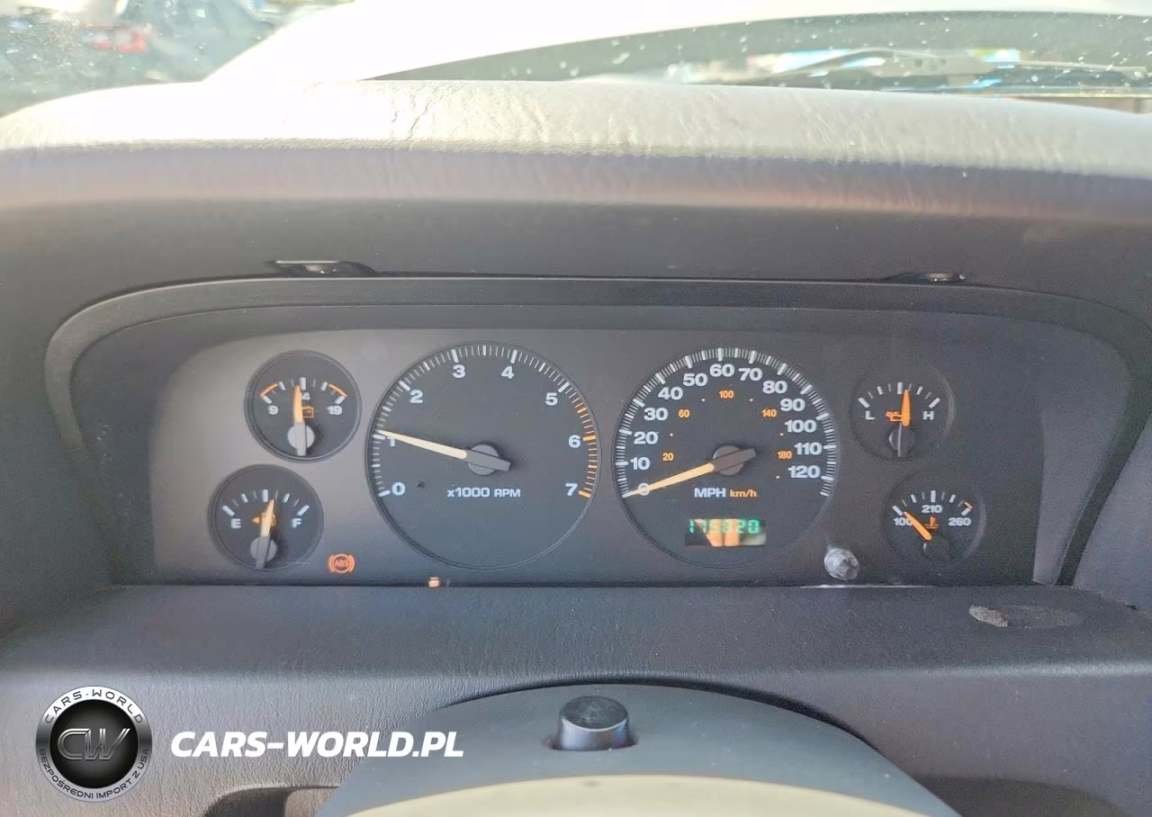 2004 Jeep Grand Cherokee Laredo VIN:1J4GW48S54C350152 - 9