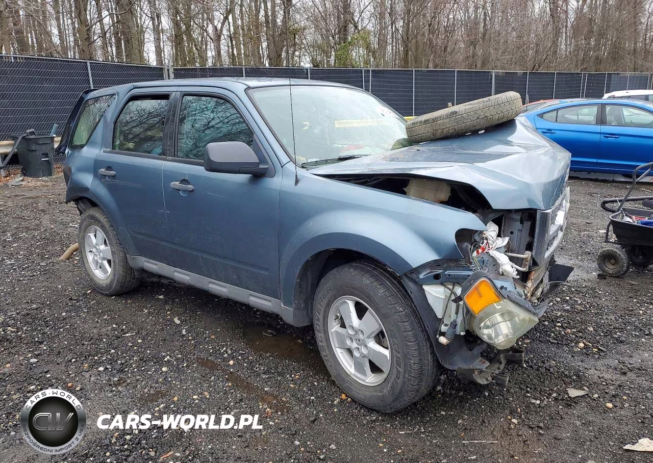 2010 Ford Escape Xls VIN:1FMCU0C78AKC25522 - 4