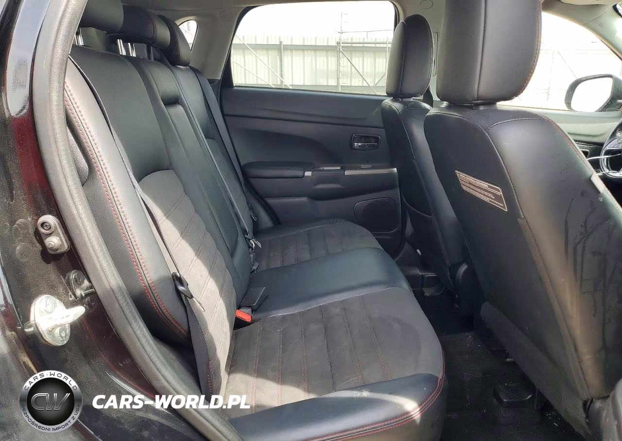 2018 Mitsubishi Outlander Sport Es VIN:JA4AP3AW2JU019268 - 11