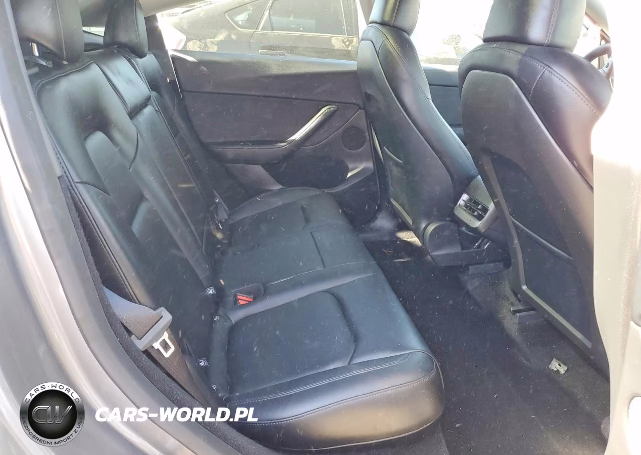2024 Tesla Model Y VIN:7SAYGDED7RF211585 - 11