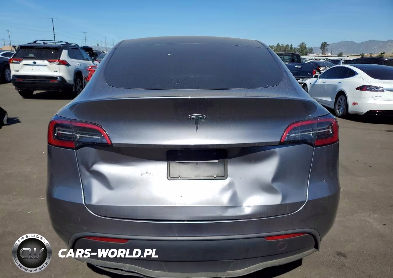 2024 Tesla Model Y VIN:7SAYGDED7RF211585 - 6