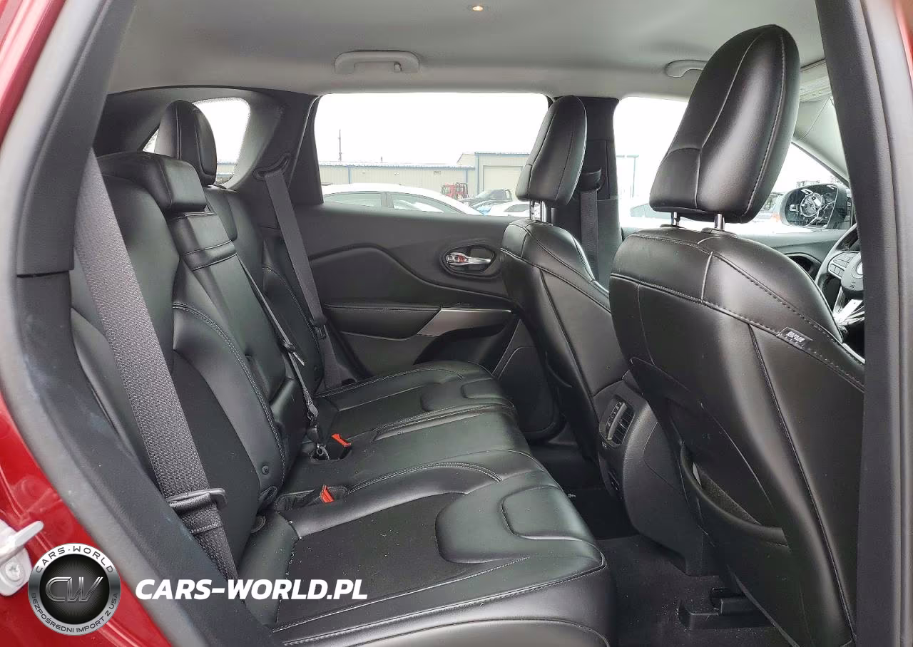 2019 Jeep Cherokee Latitude Plus VIN:1C4PJMLB8KD323496 - 11